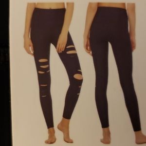 NWT ALO Yoga High-Waist Ripped Warrior Leggings, M